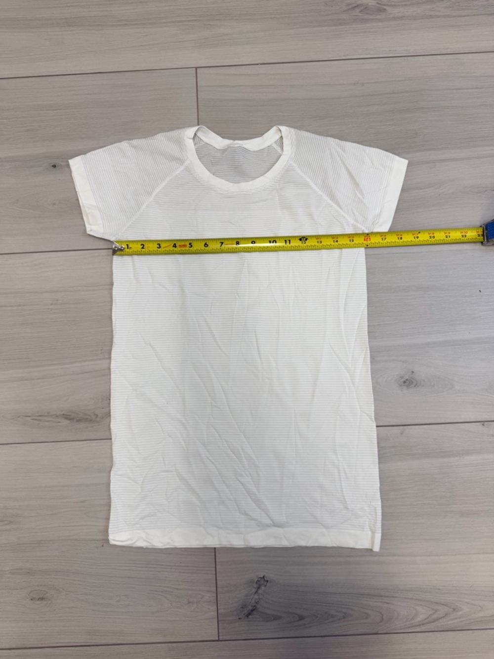 Lululemon + Basic Athletic 3 Pack BUNDLE Short Sleeve Running Shirts Sz M/L - Picture 8 of 10